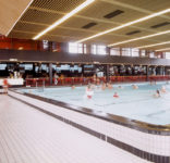 1971  Haarlem  zwembad De Planeet spiegelreliëf wand