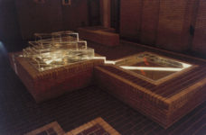 1980  Amsterdam Instituut voor Kernfysisch Onderzoek (NIKHEF) spiegelobject met laserlicht