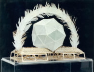 1987 Geo Dome kleinplastiek diverse materialen